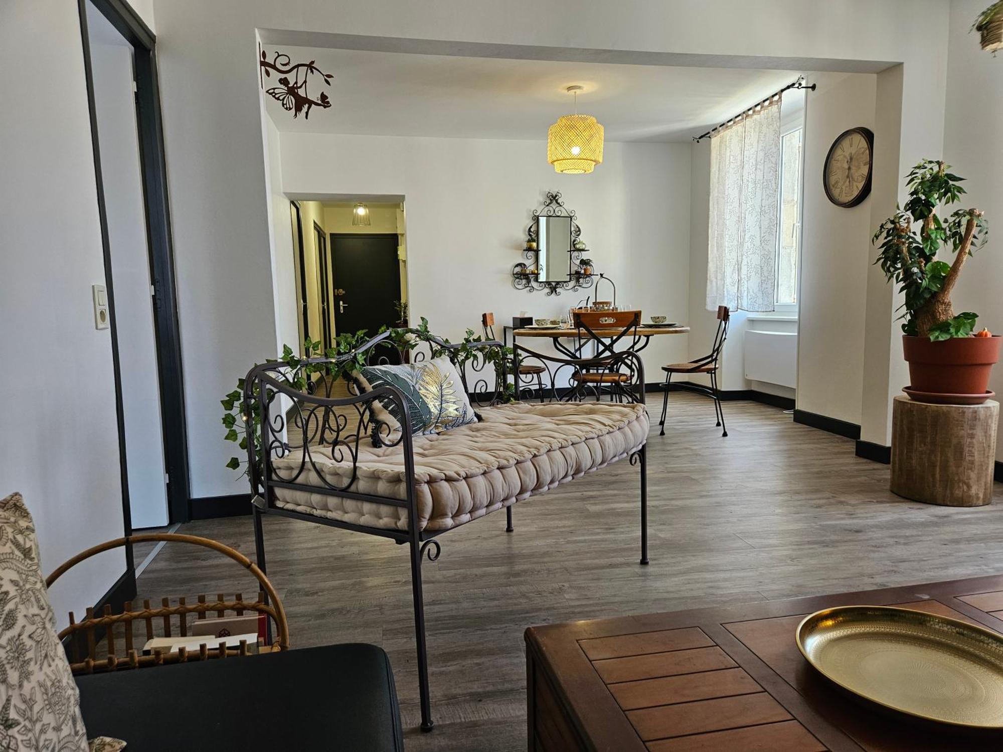 Appartement Le Jardin Imaginaire Champagnole Exteriér fotografie