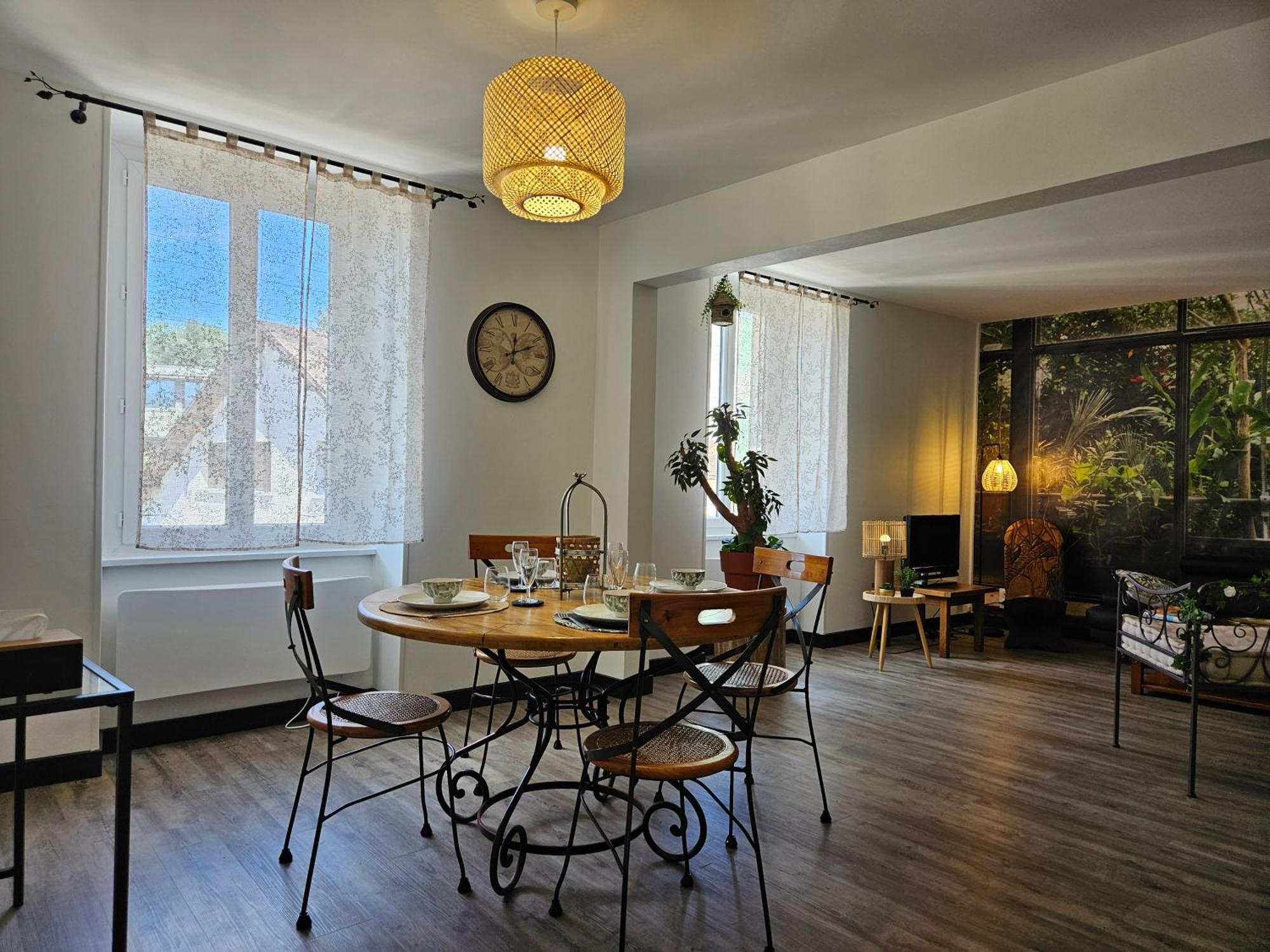 Appartement Le Jardin Imaginaire Champagnole Exteriér fotografie